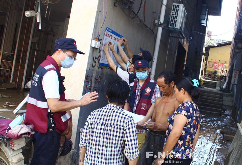 臺風災區水退一片消殺一片　確保“災后無大疫”