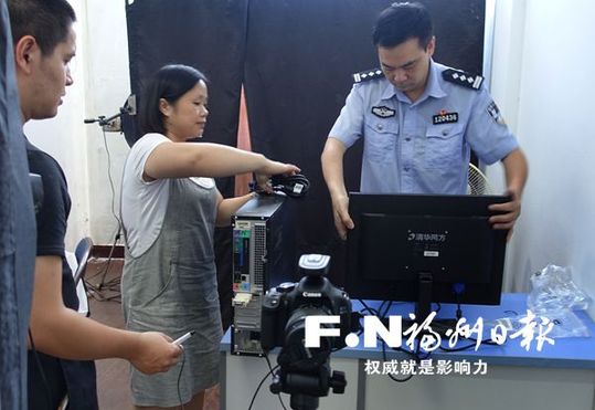 警方開通應(yīng)急通道為受災(zāi)群眾補辦戶口簿和身份證