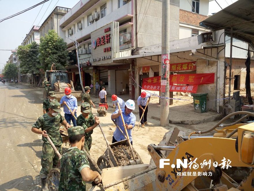 中建海峽援建突擊隊不畏酷暑連續(xù)作戰(zhàn) 助力重建家園