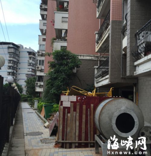 建材已運到，但因業主反對，現場已停工