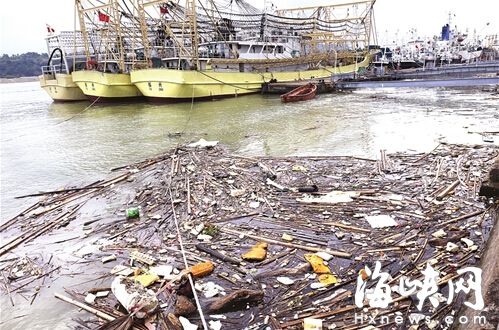“名成漁業(yè)專用碼頭”漂滿垃圾，觸目驚心