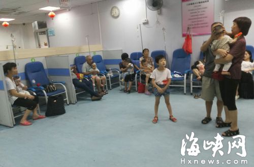  省婦幼不少小朋友感冒掛瓶，救治不及時(shí)容易發(fā)展成肺炎 