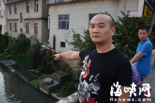 當晚聽到呼救聲，吳龍毅跳河救人