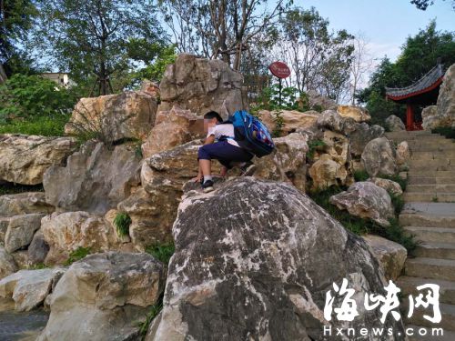 南公園內用了5000多噸“太湖石”，但只選取了3塊樣品，進行鑒定