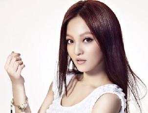 娛樂圈大眼睛女星PK：范冰冰魅惑有神 趙麗穎圓潤可愛