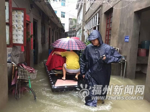 防御“鲇魚”他們在一線　倉山區黨員干部防臺風紀實