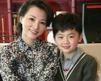 趙薇王艷董卿宋丹丹李玟　細(xì)數(shù)結(jié)婚就當(dāng)后媽女星
