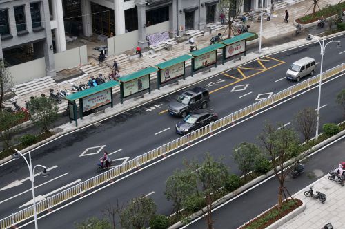 福州“港灣”公交站太淺 公交停靠易占道添堵