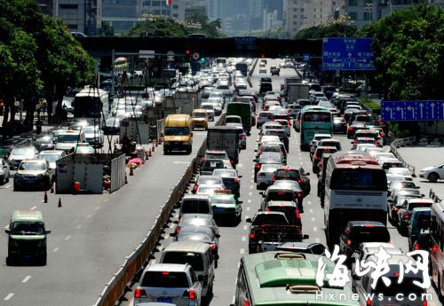  二環(huán)五四路口往琴亭橋的一個(gè)車道被占 