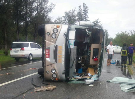 福建旅游團(tuán)臺(tái)灣遇車禍 已致1死17傷14人來自福州